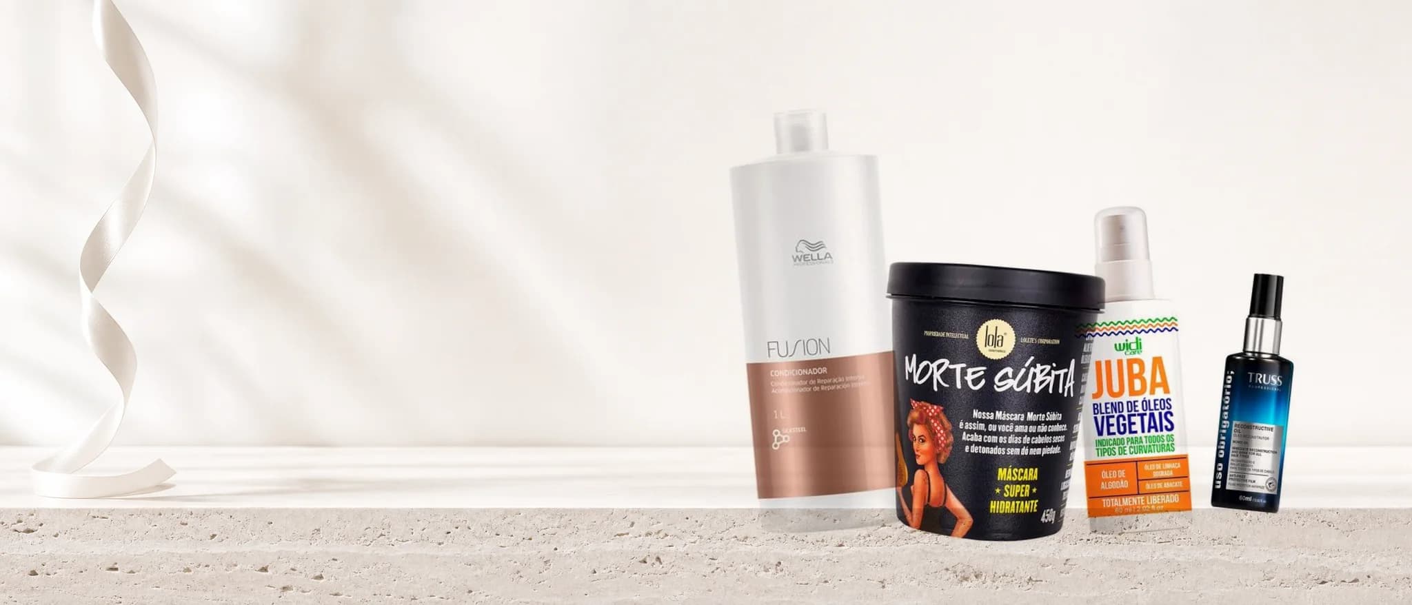 Condicionador Wella Fusion, máscara Lola Morte Súbita, Widi Care Juba e óleo Truss lado a lado