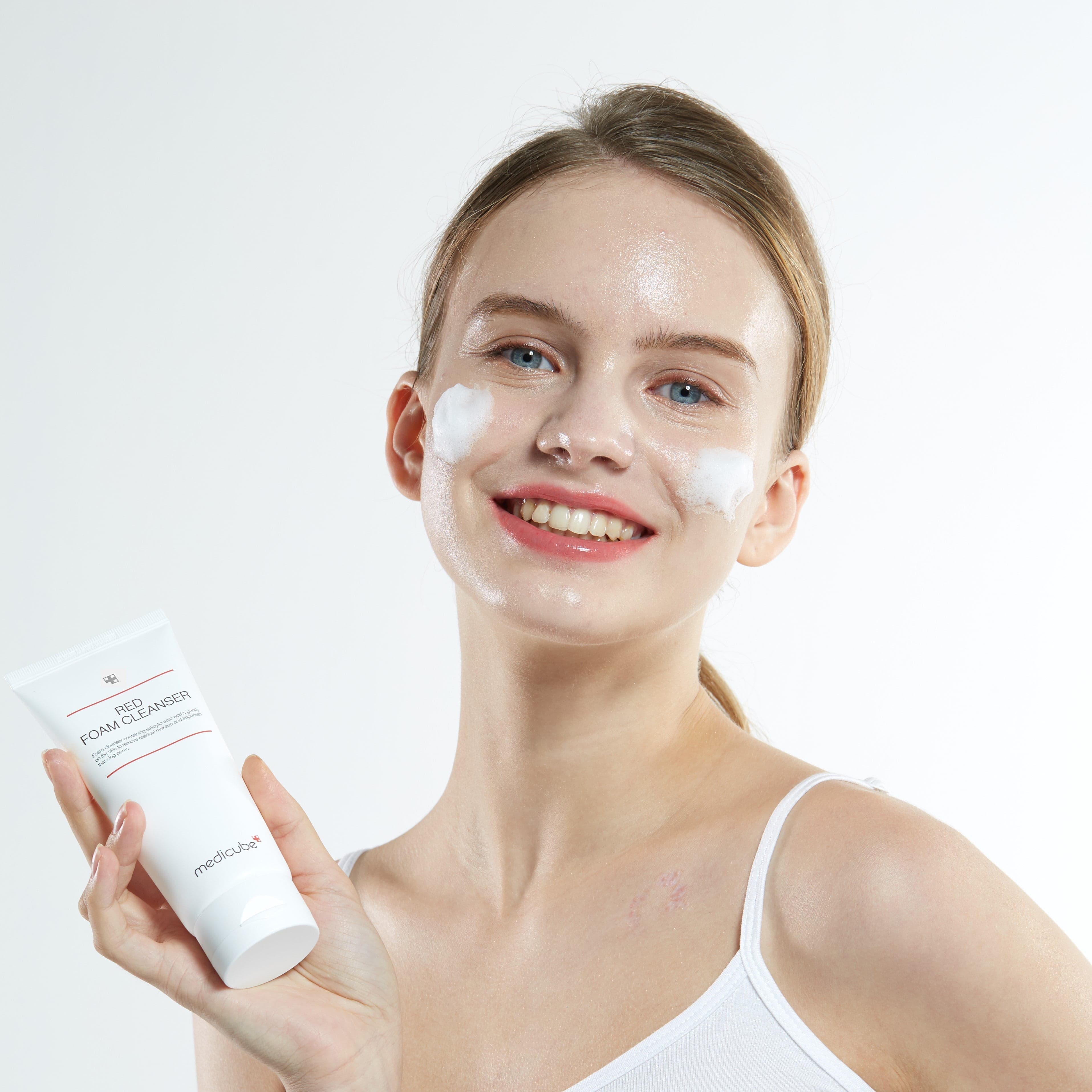 Embalagem de Medicube Red Foam Cleanser 120ml
